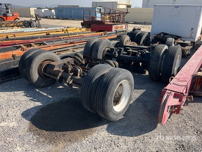 Quantity of (4) 4 ejes retráctiles