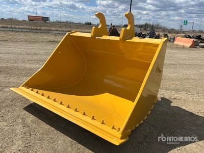 86 in Q/C Cleanup Excavator Bucket - Fits John Deere 350