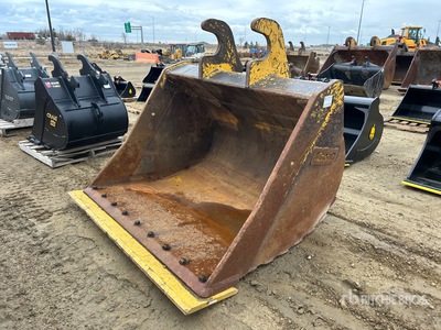 Cleanup Excavator Bucket - Fits John Deere 470