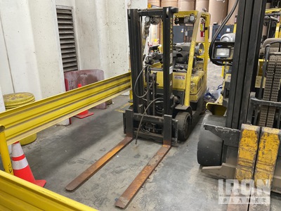 Hyster S50FT 4650 lb Cushion Tire Chariot Élévateur (Inoperable)