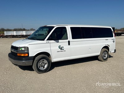 2009 Chevrolet Express 15 Passenger Van