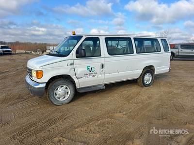 2006 Ford E-350 XLT Van osobowy