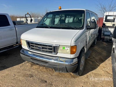 2006 Ford E-350 XLT فان نقل ركاب