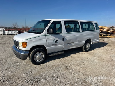 2006 Ford E-350 XLT فان نقل ركاب