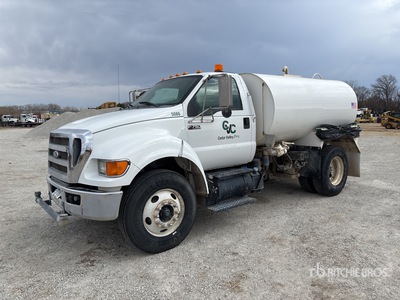 2015 Ford F-750 4x2 Water vrachtwagen