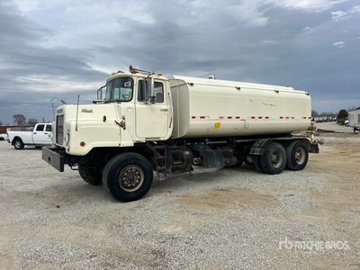 1984 Mack DMM6856S 5000 gal 6x6 Water Truck