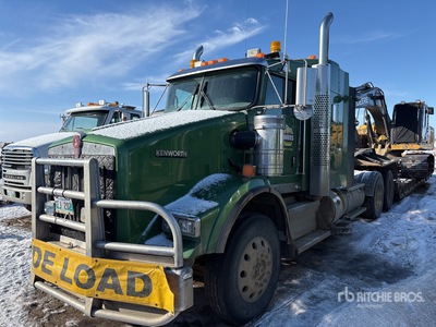 2013 Kenworth T800 6x4 T/A Sleeper Truck Tractor