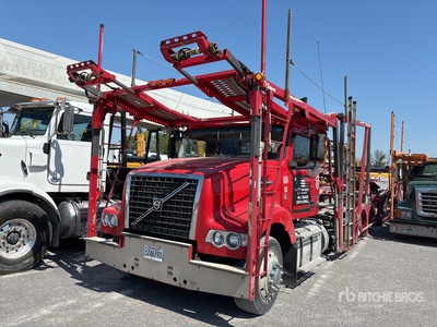 2016 Volvo VAH 6x4 Camion transporteur de voitures