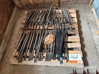 Quantity of (38) Crop Lifters