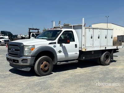 2016 Ford F-550 XL 4x2 Flatbed Truck