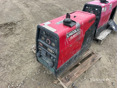 2012 Lincoln 305G Skid-Mounted معدة لحام بمحرك