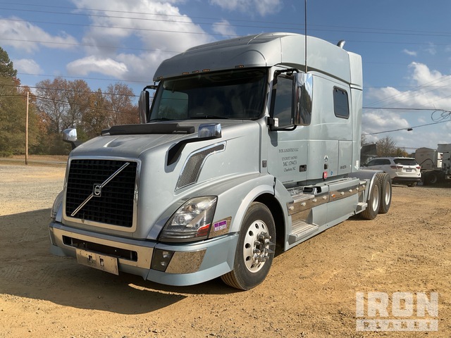 2015 Volvo Vnl 730 2015 Volvo Vnl730 6X4 T/A Sleeper Truck Tractor