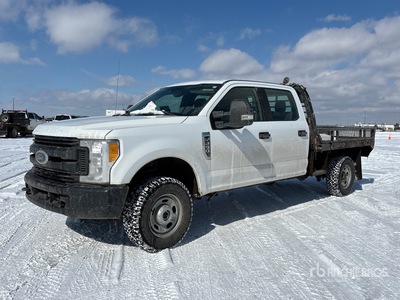 2017 Ford F-250 XL 4x4 Crew Cab شاحنة مسطحة