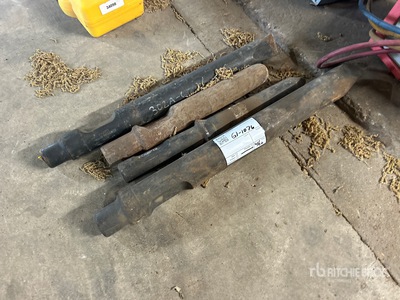 Quantity of (4) Hydraulic Breaker Bits Attrezzatura varia per edilizia