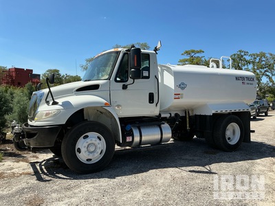 2018 International 4300 2000 gal 4x2 Water Truck