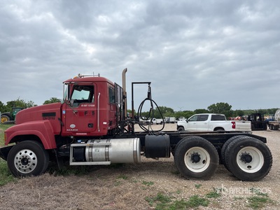 2012 Mack CHU613 Pinnacle 6x4 Cabeza Tractora Cabina Corta (Inoperable)