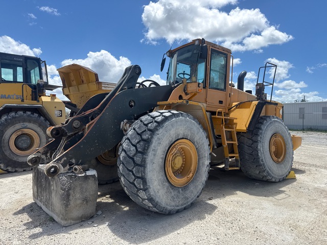 2004 Volvo L220E Wheel Loader (Inoperable)