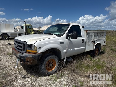2000 Ford F-250 4x4 Service Truck (Inoperable)
