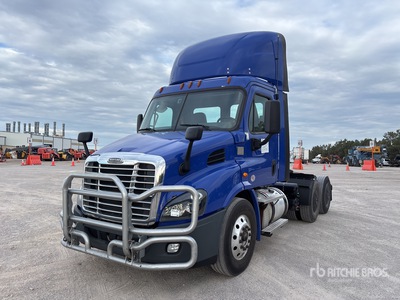 2020 Freightliner Cascadia 113 6x4 T/A Day Cab Truck Tractor