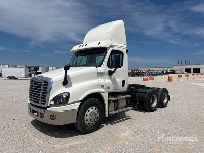 2018 Freightliner Cascadia 125 6x4 T/A Day Cab Truck Tractor