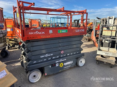 Skyjack SJIII-4740 Electric Scissor Lift