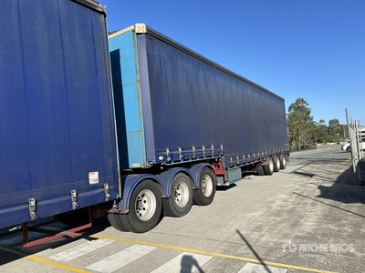 2008 Vawdrey Tri/A Step Deck Curtain Side Trailer