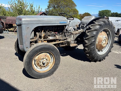 1952 Ferguson TO-30 Utility Tractor