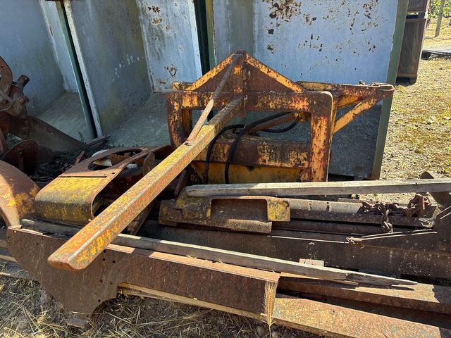 Hydraulic Bin Turner