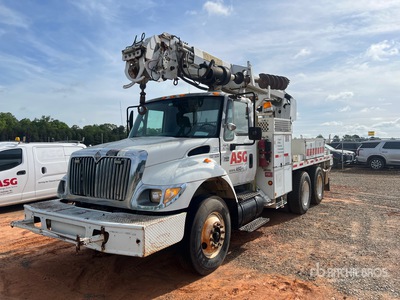 2005 Altec DM45 B R on 2005 International 7400 6x2 Digger Derrick Truck