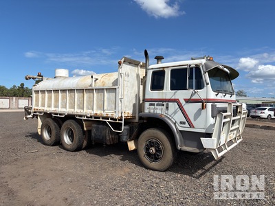 1989 International ACCO 2250 6x4 Water Truck