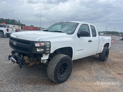 2011 Chevrolet Silverado 1500 4x4 Extended Cab Pickup
