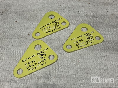 (72) Bell Helicopter 901-040-875-101 Mounting Brackets