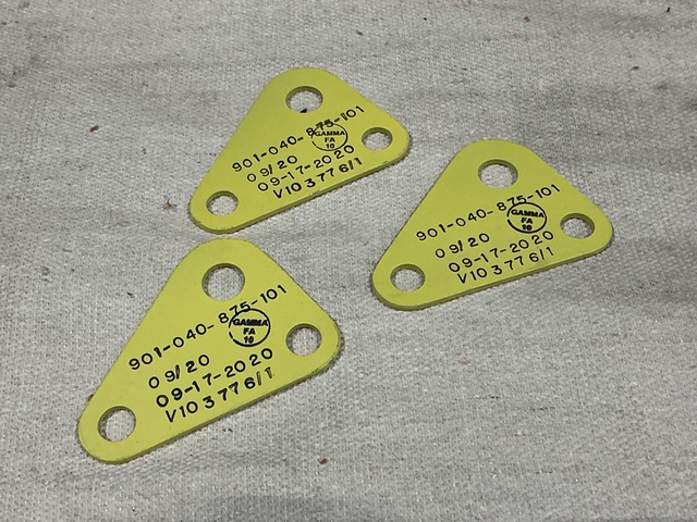 (72) Bell Helicopter 901-040-875-101 Mounting Brackets