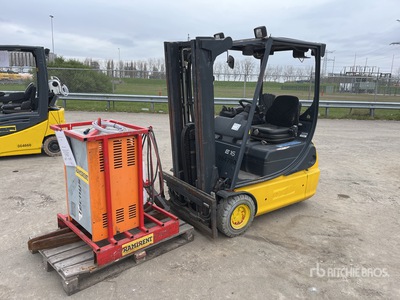 2005 Linde E16C Electric Forklift