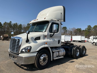 2018 Freightliner Cascadia 113 6x4 T/A Day Cab Truck Tractor