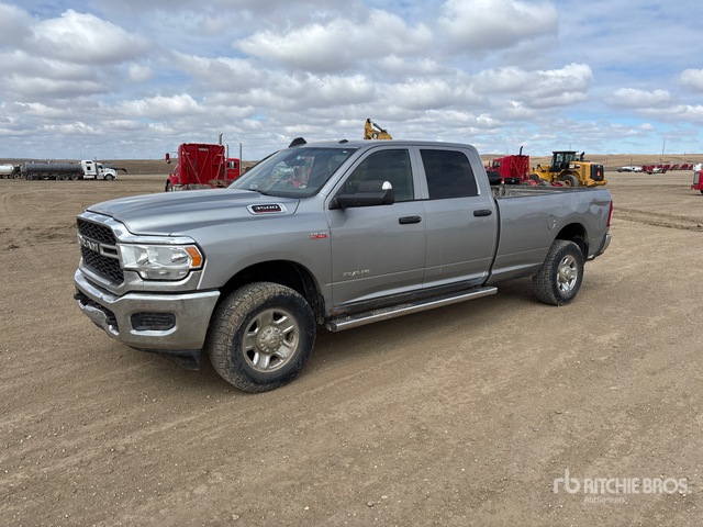 2022 Ram 3500 Tradesman 4x4 Crew Cab Pickup