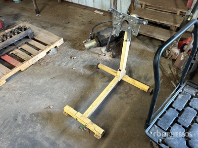 Central Machinery 1000 Lb Engine Stand