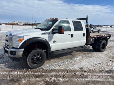 2016 Ford F-350 XLT 4x4 Crew Cab Flatbed Truck
