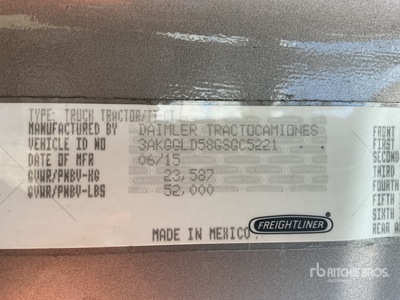 2016 Freightliner Cascadia 125 6x2 T/A Sleeper Truck Tractor