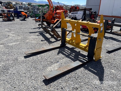 John Deere 60 in Wheel Loader Forks