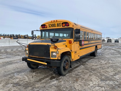 2002 GMC B7T042 4x2 44-Seat School Autobus