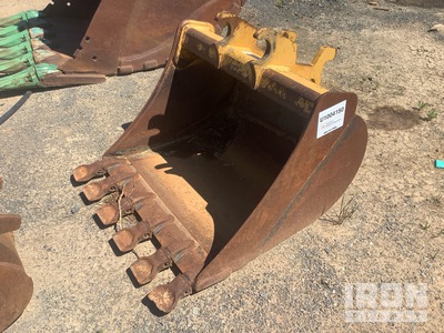 John Deere 36 in 12.5 cyd Digging Excavator Bucket