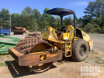 1999 (unverified) Sakai SV400T Padfoot Drum Compactor