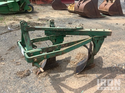 John Deere 28 in 3-Point 2 Bottom Breaking Plow