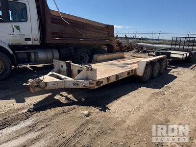 1981 Amnec 20 ft Tri/A Remolque Portamaquinaria