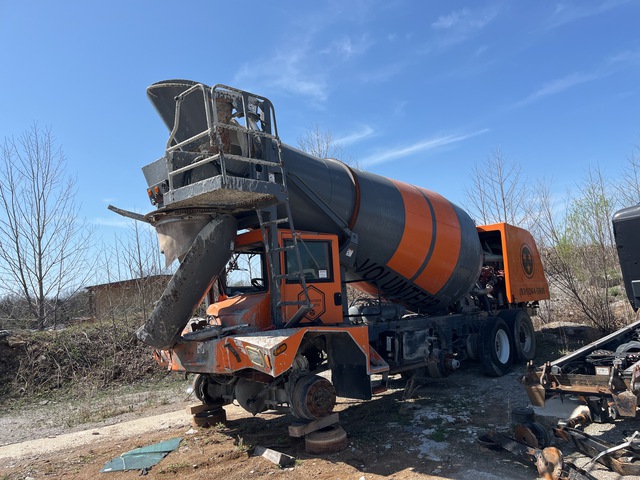 2017 Terex FD4000 8x6 Front Discharge Mixer Truck (Inoperable)
