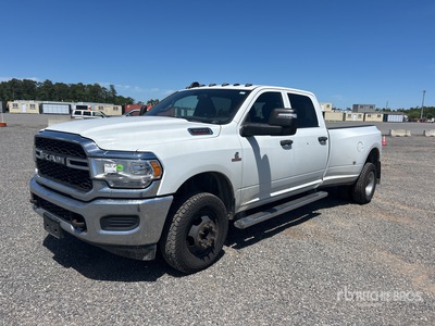 2023 Ram 3500 4x4 Crew Cab Pickup