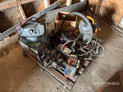 Motomaster Battery Charger