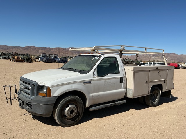 2006 Ford F-350 XL Super Duty Utility Truck