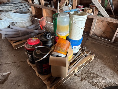 Quantity of Assorted Oils Varios, tienda, almacen, consumidor